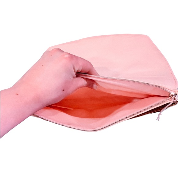 NWT Juicy Couture Makeup Bag / Clutch / Train Case - Picture 2 of 6